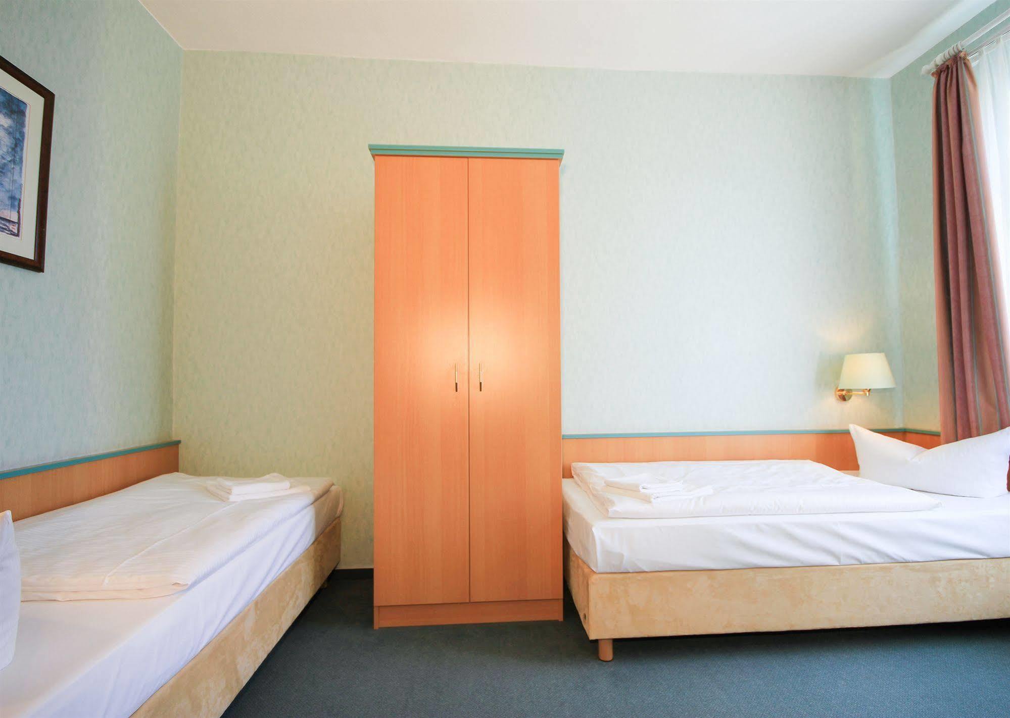 Appartementhaus Zum Strandkorb Kuehlungsborn Luaran gambar