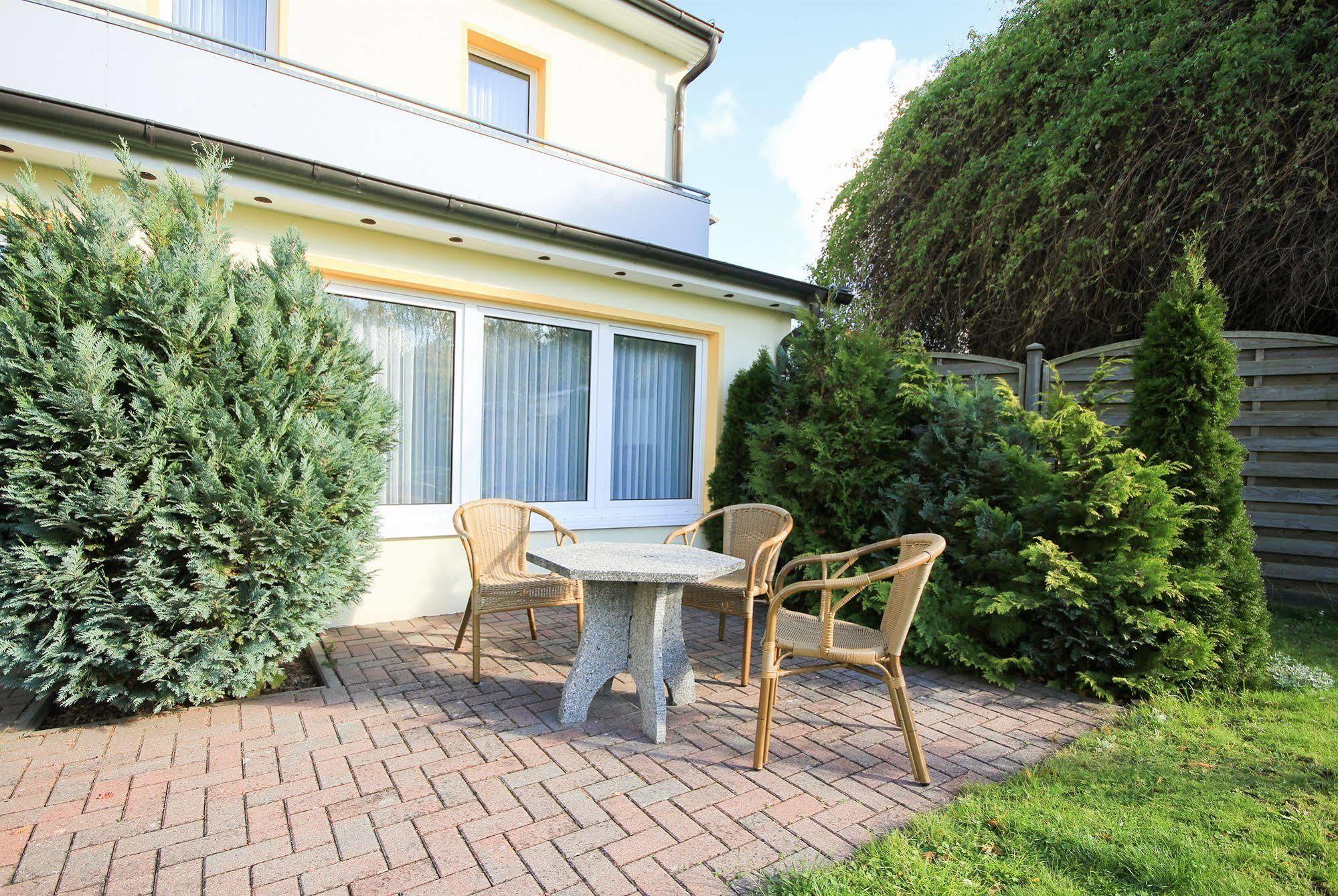 Appartementhaus Zum Strandkorb Kuehlungsborn Luaran gambar
