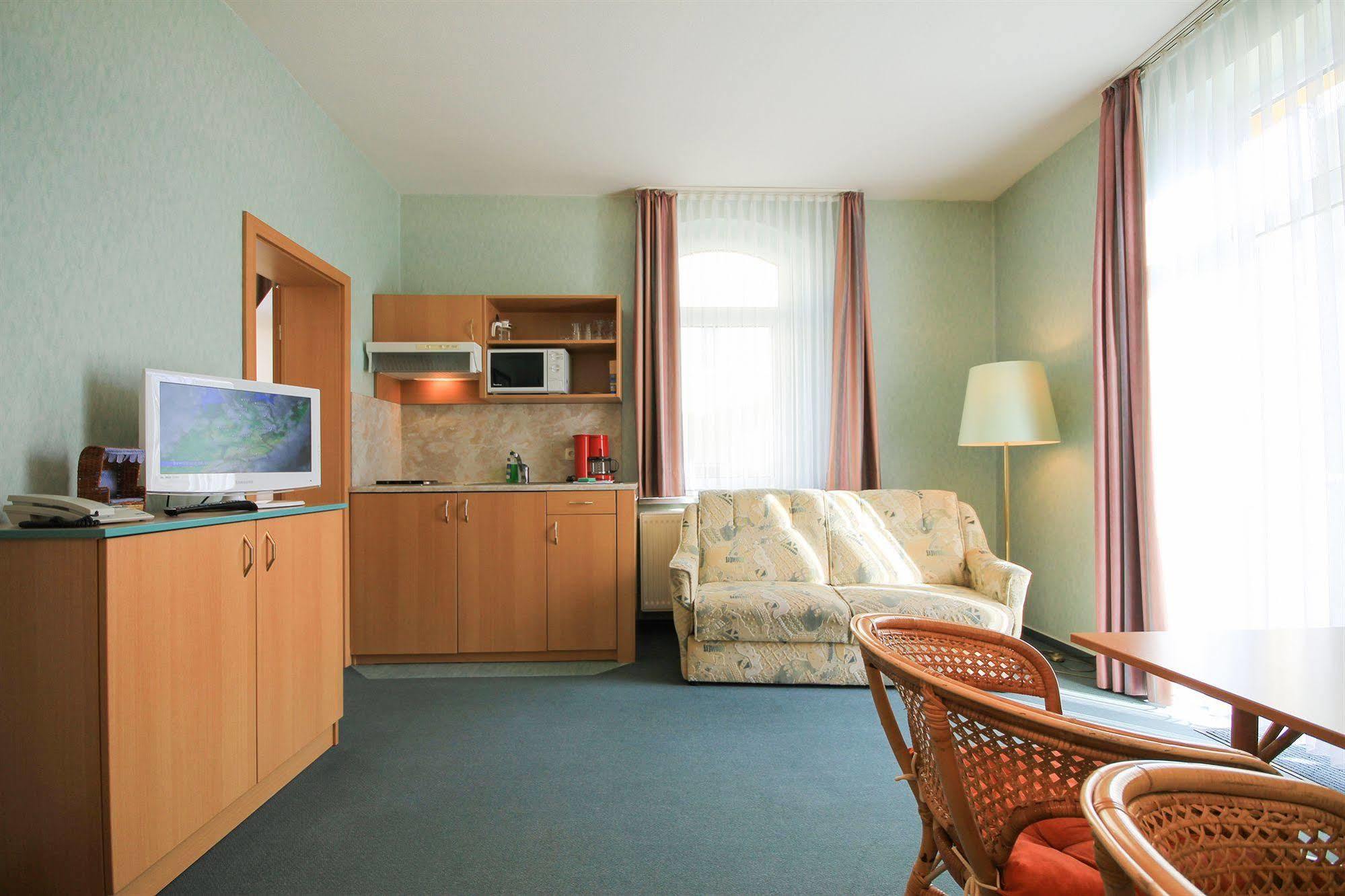 Appartementhaus Zum Strandkorb Kuehlungsborn Luaran gambar
