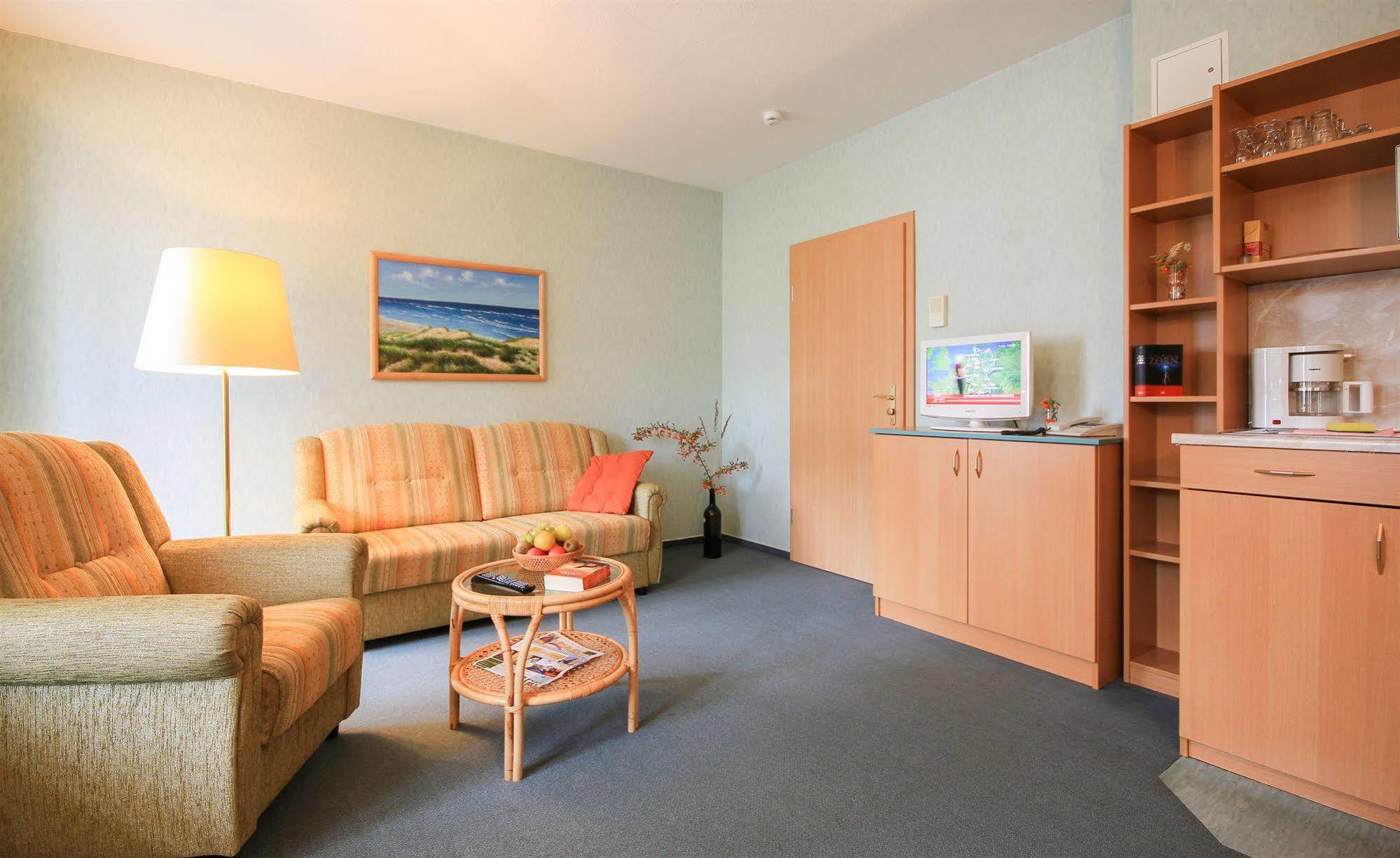 Appartementhaus Zum Strandkorb Kuehlungsborn Luaran gambar